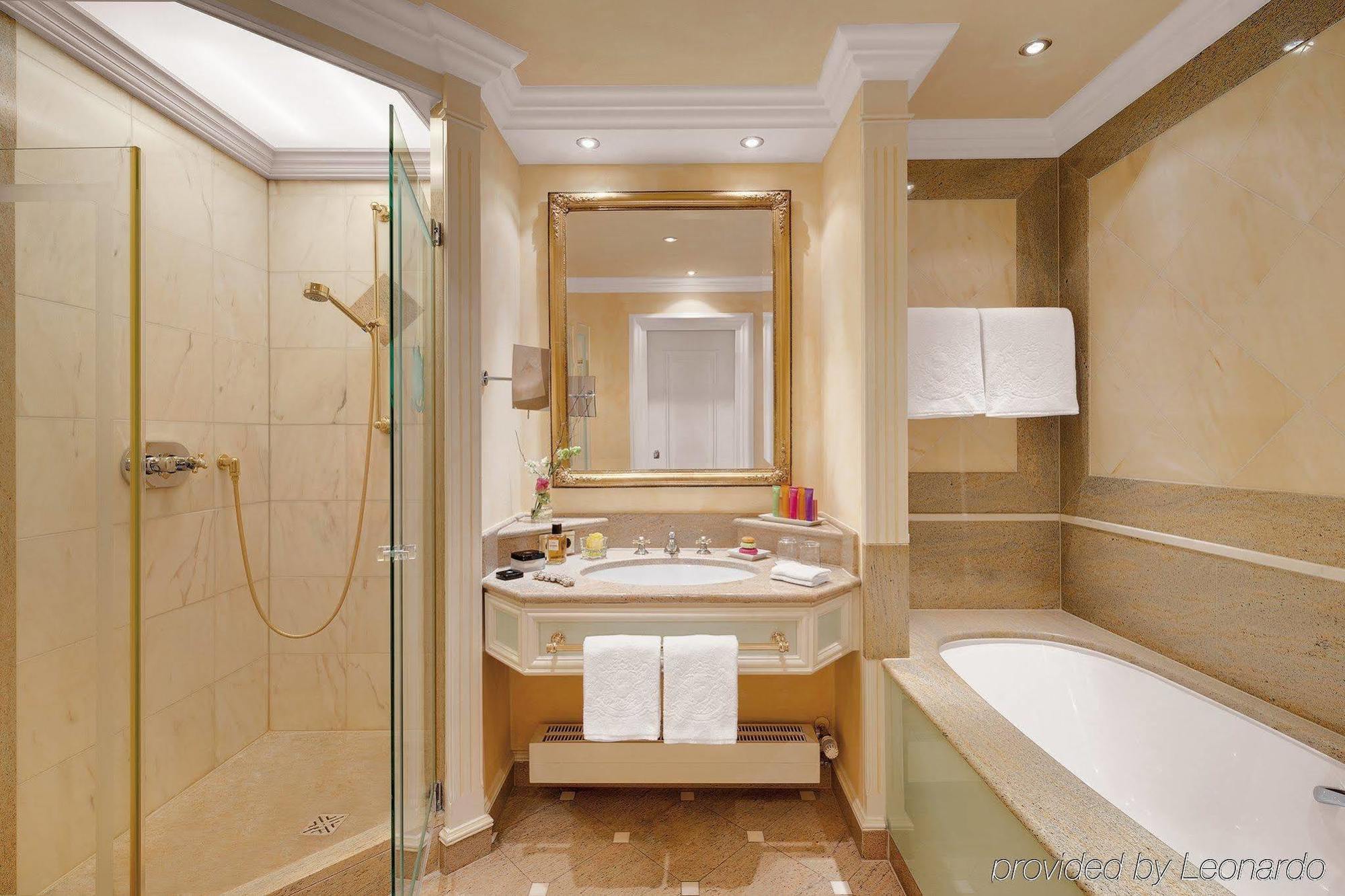 Hotel Koenigshof Münih Dış mekan fotoğraf